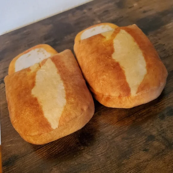 loaf of bread slippers - Picture 5 of 8